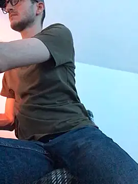 Snapshot of yoyoboy988 chatting on 03-07-25, 10:10 yoyoboy988 online show from 03-07-25, 10:10