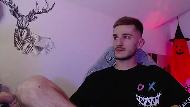 Snapshot of yoyoboy988 chatting on 09-18-25, 04:31 yoyoboy988 online show from 09-18-25, 04:31