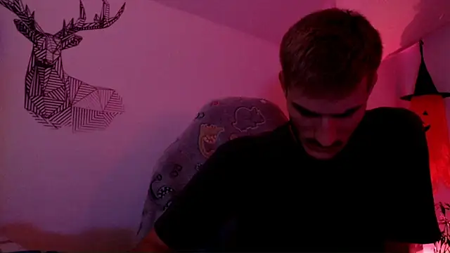 Snapshot of yoyoboy988 chatting on 09-29-25, 08:24 yoyoboy988 online show from 09-29-25, 08:24