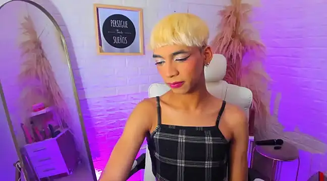 Snapshot of Danny_Luxx chatting on 03-12-25, 03:29 Danny Luxx online show from 03-12-25, 03:29