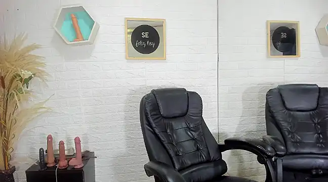 Snapshot of Danny_Luxx chatting on 03-21-25, 11:34 Danny Luxx online show from 03-21-25, 11:34