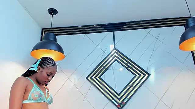 Snapshot of EmilyDiaaz chatting on 03-16-25, 04:23 EmilyDiaaz online show from 03-16-25, 04:23