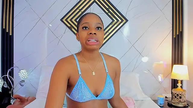 Snapshot of EmilyDiaaz chatting on 09-18-25, 12:18 EmilyDiaaz online show from 09-18-25, 12:18