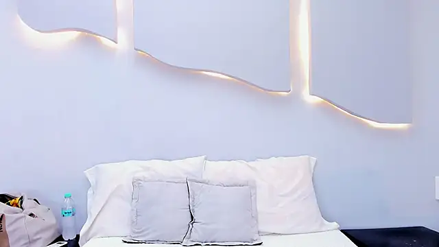 EmilyDiaaz online show from 04-14-26, 12:22