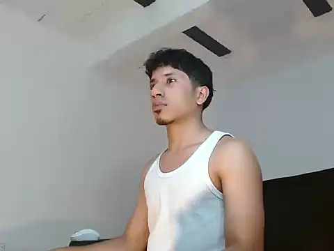 Snapshot of AngelHil chatting on 12-14-25, 01:44 AngelHil online show from 12-14-25, 01:44