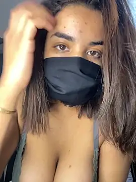 Louli ta online show from 11-30-25, 01:42