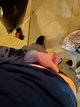 Snapshot of Cummaker69 chatting on 03-02-25, 04:32 Cummaker69 online show from 03-02-25, 04:32