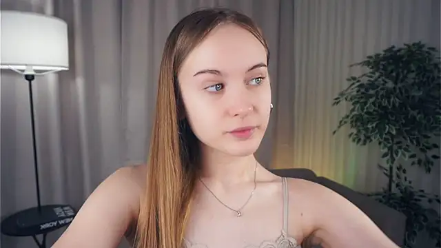 Snapshot of QuennaCoote chatting on 03-13-25, 05:54 QuennaCoote online show from 03-13-25, 05:54