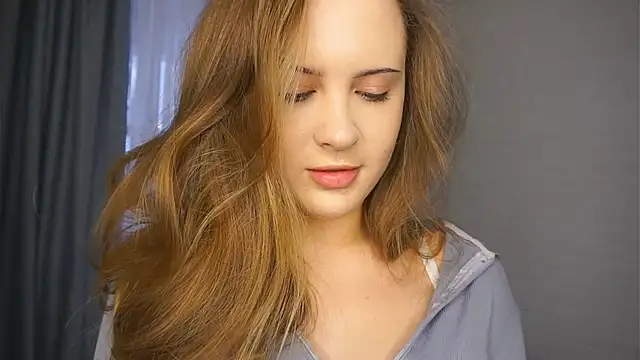 QuennaCoote online show from 02-15-26, 06:21