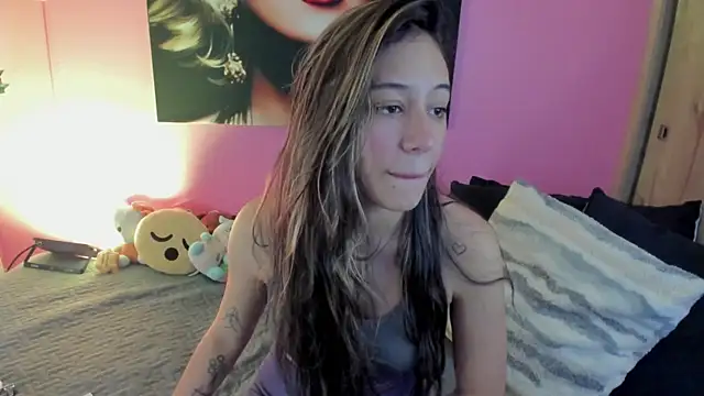 Snapshot of TANIA_06 chatting on 07-04-26, 01:17 TANIA 06 online show from 07-04-26, 01:17