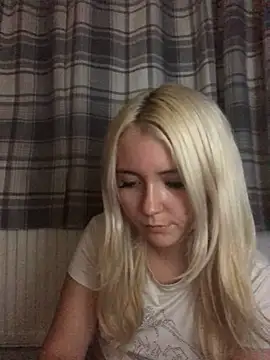 Blondie Sofia Essexbabe online show from 09-28-25, 11:43