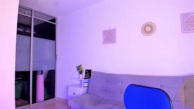 emily-777 online show from 12-18-25, 09:43