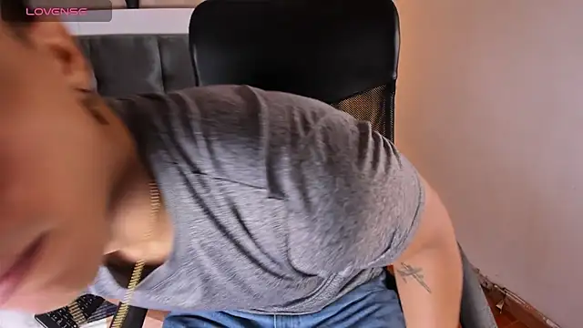 Allex Cano online show from 02-23-25, 01:10