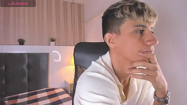 Allex Cano online show from 02-24-25, 04:15