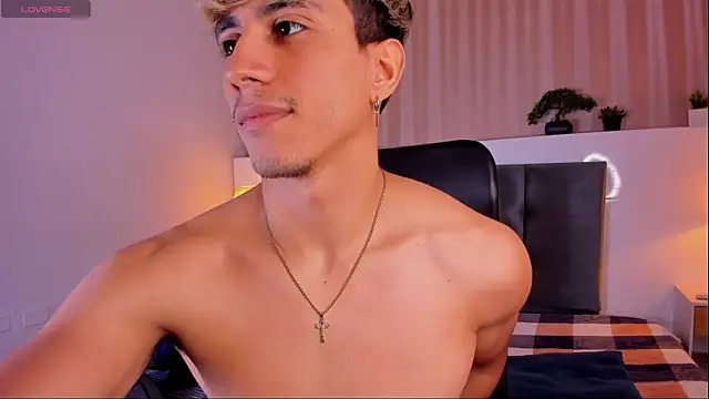 Allex Cano online show from 03-18-25, 06:15