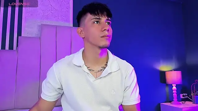 Allex Cano online show from 11-23-25, 06:19