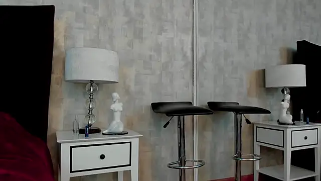 NahomyCarther online show from 01-13-26, 02:50