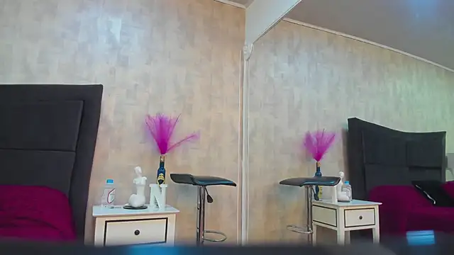 Snapshot of NahomyCarther chatting on 05-05-26, 11:24 NahomyCarther online show from 05-05-26, 11:24