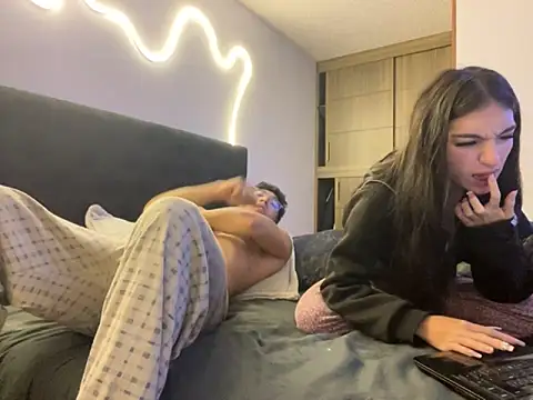 DesireLuxe online show from 10-14-25, 07:42