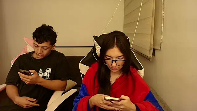 DesireLuxe online show from 11-30-25, 06:39