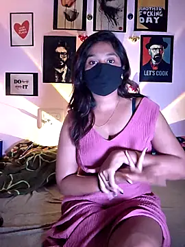 LOVELY  SMART  CPL online show from 12-16-25, 04:45