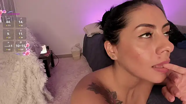 Snapshot of _lucianapalmer chatting on 03-04-25, 06:50 lucianapalmer online show from 03-04-25, 06:50