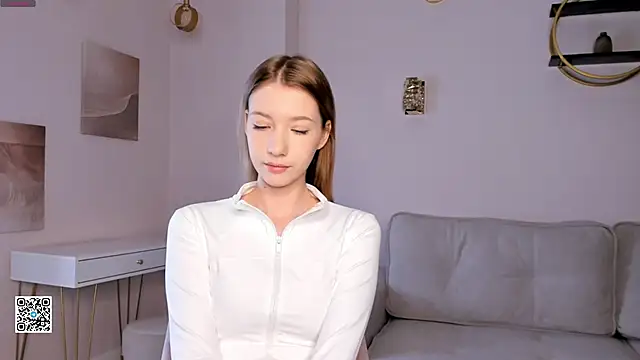 SunnivaCovil online show from 03-06-25, 01:35