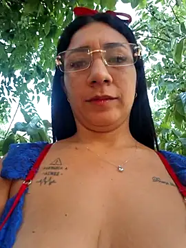 Snapshot of hot_veteran01 chatting on 07-07-26, 10:52 hot veteran01 online show from 07-07-26, 10:52
