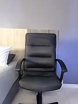 Snapshot of Ashly_hills chatting on 02-26-25, 02:59 Ashly hills online show from 02-26-25, 02:59