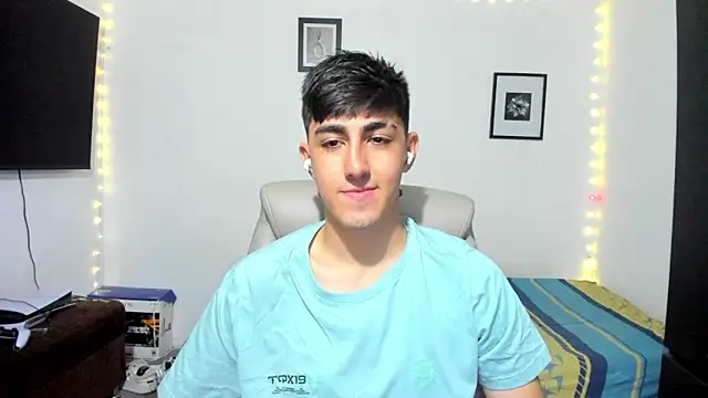 Snapshot of babymaik chatting on 09-08-25, 08:41 babymaik online show from 09-08-25, 08:41