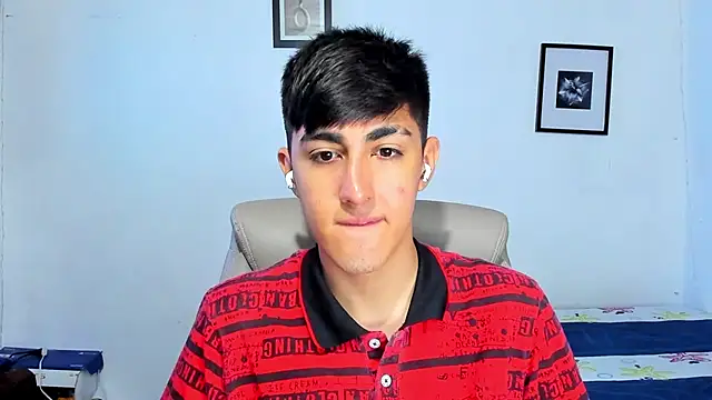 Snapshot of babymaik chatting on 12-03-25, 02:15 babymaik online show from 12-03-25, 02:15