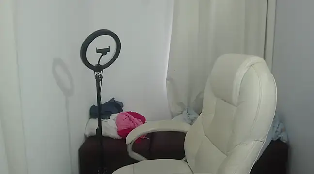 Snapshot of Mature_2025 chatting on 03-01-25, 12:23 Mature 2025 online show from 03-01-25, 12:23