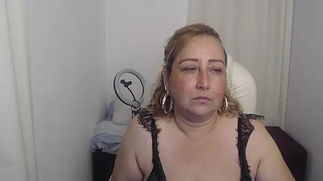 Snapshot of Mature_2025 chatting on 03-12-25, 04:46 Mature 2025 online show from 03-12-25, 04:46