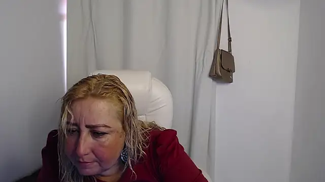 Snapshot of Mature_2025 chatting on 09-28-25, 02:22 Mature 2025 online show from 09-28-25, 02:22