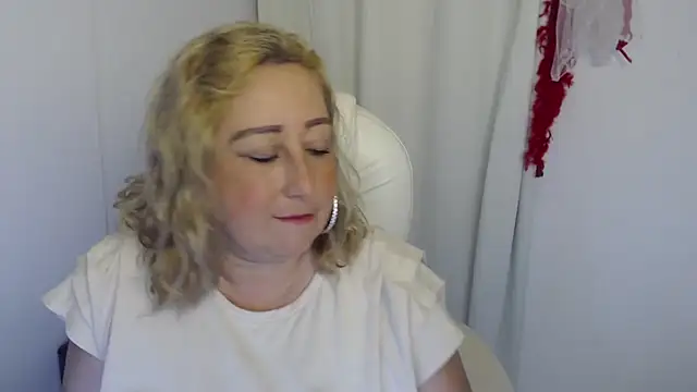 Snapshot of Mature_2025 chatting on 11-15-25, 10:59 Mature 2025 online show from 11-15-25, 10:59