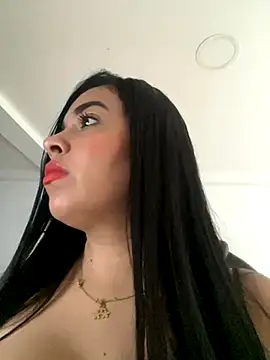 Snapshot of _SARA_69 chatting on 10-18-25, 12:39 SARA 69 online show from 10-18-25, 12:39