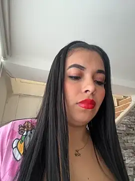 Snapshot of _SARA_69 chatting on 10-30-25, 01:23 SARA 69 online show from 10-30-25, 01:23