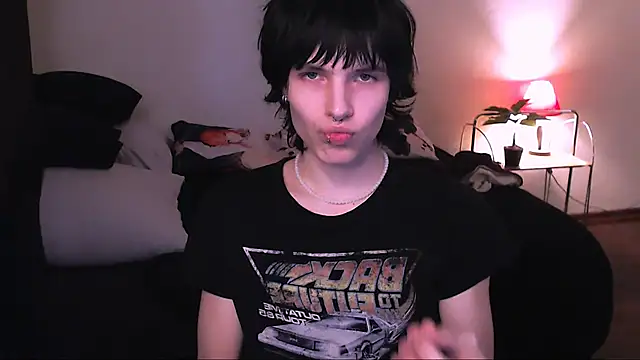 Snapshot of timi-moon chatting on 11-30-25, 10:41 timi-moon online show from 11-30-25, 10:41