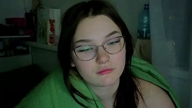 Snapshot of milliedoll chatting on 10-19-25, 12:39 milliedoll online show from 10-19-25, 12:39