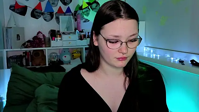 Snapshot of milliedoll chatting on 10-26-25, 11:27 milliedoll online show from 10-26-25, 11:27