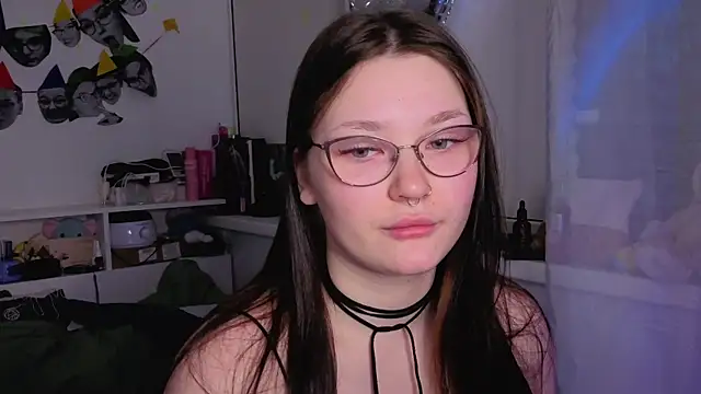 Snapshot of milliedoll chatting on 11-12-25, 02:01 milliedoll online show from 11-12-25, 02:01