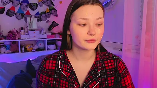 Snapshot of milliedoll chatting on 12-17-25, 05:35 milliedoll online show from 12-17-25, 05:35