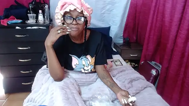 xxTatiannaxx online show from 10-31-25, 06:14