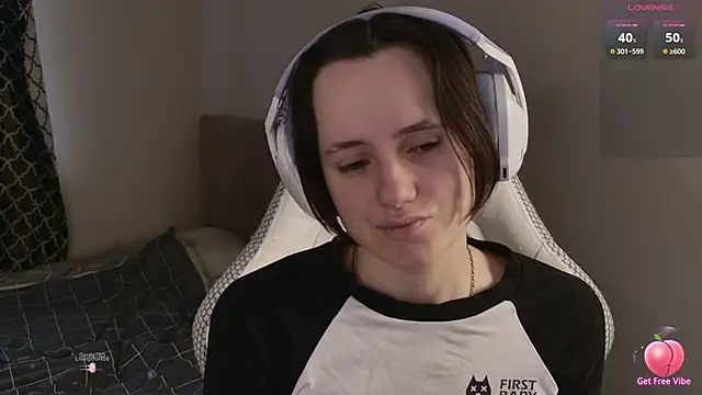 Luna Loveee online show from 03-28-26, 04:01