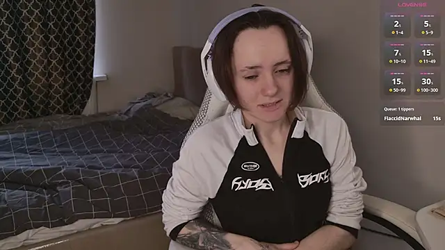 Luna Loveee online show from 04-09-26, 04:12