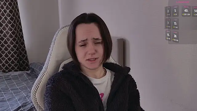 Luna Loveee online show from 04-23-26, 05:30