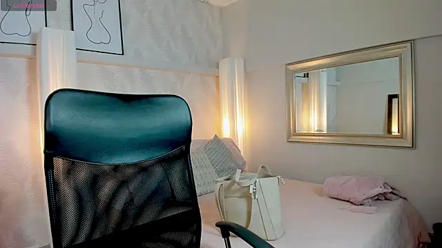 Lucia Brown  online show from 11-12-25, 06:19