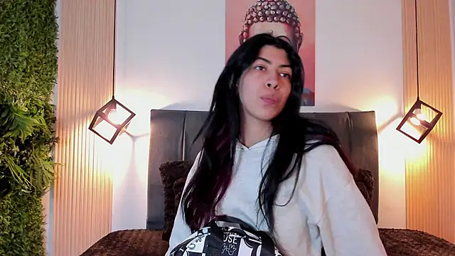 Cassie bloom online show from 11-03-25, 08:21