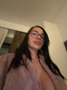 Mia Splash online show from 01-16-26, 08:02