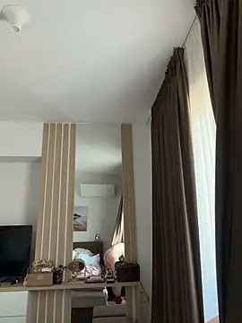 Mia Splash online show from 04-08-26, 05:40